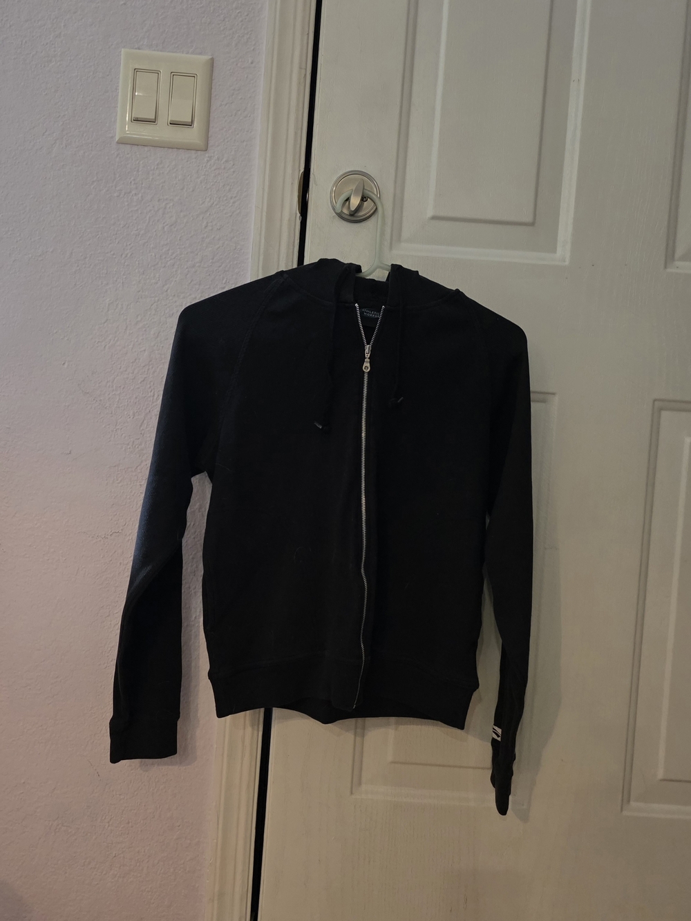 Athletic Works Small  Classic Black Zip-Up Hoodie